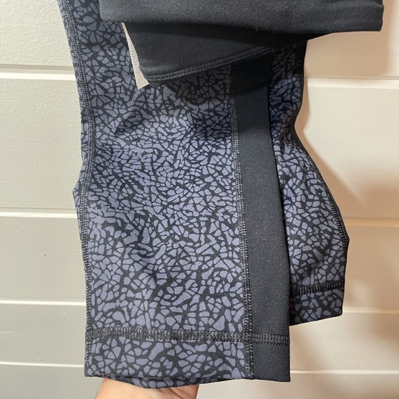 Under Armour 3/4 Length Leggings - Picture 4 of 5